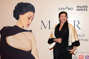 Μπέττυ Μαγγίρα | Με θηλυκό κοστούμι και εντυπωσιακή γούνα στην πρεμιέρα της ταινίας του Pablo Larraín για τη Μαρία Κάλλας