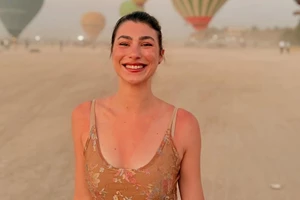 Χρύσα Μιχαλοπούλου | Στα Τζουμέρκα με σέξι ποδηλατικό κολάν - εικόνα 3