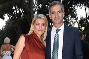 Σία Κοσιώνη | Πώς αντέδρασε ο Κώστας Μπακογιάννης με την απόφασή της να παίξει στο θέατρο; - εικόνα 3