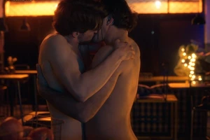 "Στο Παρά Πέντε" | Τι αποκάλυψε ο Γιώργος Καπουτζίδης για τη σεξουαλικότητα του "Σπύρου"