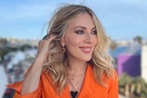 Σμαράγδα Καρύδη | Το ελληνικό μεσημεριανό που απόλαυσε στην Αίγινα - εικόνα 2