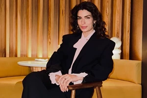 Τόνια Σωτηροπούλου | Το casual σύνολό της είναι στους χρωματικούς τόνους που θα ερωτευθούμε αυτήν την άνοιξη