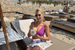 Κωνσταντίνα Σπυροπούλου | Οι αδημοσίευτες φωτογραφίες της με τον Βασίλη Σταθοκωστόπουλο στη βάπτιση του γιου τους