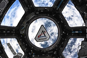 Christina Koch | Η γυναίκα που θα γράψει ιστορία ταξιδεύοντας στη Σελήνη