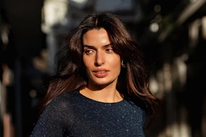 Τόνια Σωτηροπούλου | Το ‘80s hair look της είναι η ιδανική πρόταση για τα πάρτι των Χριστουγέννων