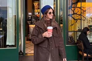 "Σαν δίδυμες" | Η Ηλιάνα Παπαγεωργίου με την αδελφή της, Μαριλένα ποζάρουν με ιταλική φινέτσα στο Μιλάνο - εικόνα 2