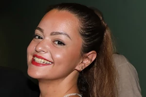 Μια ματιά στο στολισμένο σπίτι της Μιμής Ντενίση | Η γιορτινή φωτογραφία της κόρης της, Μαριτίνας