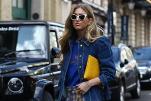 Η Φαίη Σκορδά με το διάσημο φόρεμα που φορούν οι Σκανδιναβές fashionistas τις γιορτές - εικόνα 3