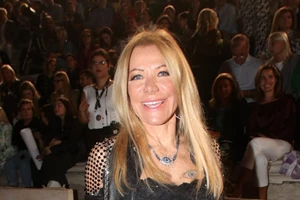 Αλεξάνδρα Νίκα | Το έξυπνο tip με το νυφικό για να μην "προδώσει" την εγκυμοσύνη