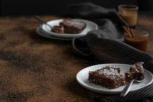 Η πιο εύκολη συνταγή για σπιτικά brownies που έχεις δοκιμάσει | Έτοιμα σε 6 μόλις λεπτά