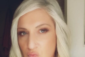 Βανέσα Βενέτη | Η γνωστή ακτιβίστρια δέχτηκε τρανσφοβική επίθεση έξω από τον εργασιακό της χώρο