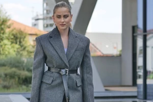 Πώς δεν θα κρυώνεις όταν φοράς καλσόν; | Αυτό είναι το viral hack από το TikTok που πρέπει να δοκιμάσεις