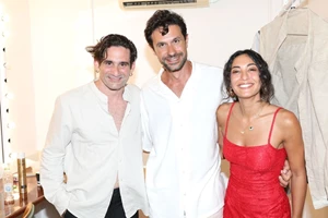 Ευγενία Σαμαρά | Το εμπριμέ two piece set της σου δείχνει πώς να βάλεις χρώμα στις χειμερινές σου εμφανίσεις