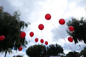 Βασίλης Μπισμπίκης | Η φωτογραφία με τον γιο του και το συγκινητικό μήνυμα για την επέτειο της τραγωδίας των Τεμπών