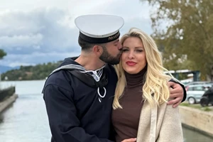 Λάουρα Λάτσιου | Με festive girly dress μαζί με τον αδελφό της, Άγγελο Λάτσιο - εικόνα 2