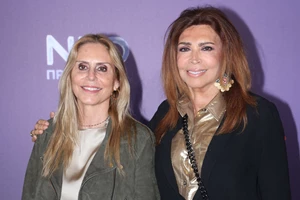 Μαριτίνα Ντενίση | Με σέξι σορτς και ψηλές μπότες στην πρωινή της βόλτα - εικόνα 3