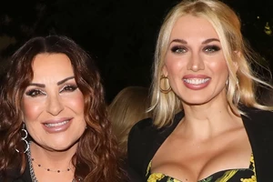 "Σαν πριγκίπισσα" | Η Κωνσταντίνα Σπυροπούλου με νυφική δημιουργία Celia Kritharioti στη βάπτιση του γιου της - εικόνα 8