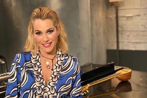 Τζένη Μπότση | Βόλτα με τα άλογα στο Πήλιο μαζί με την κόρη της, Αλίκη - εικόνα 3