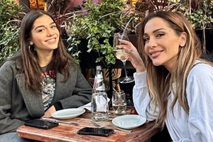 Η Δέσποινα Βανδή με κολάν και μπουστάκι στο γυμναστήριο με τον Αλέξανδρο Πολυχρονιάδη