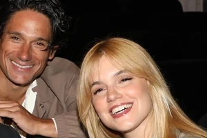 Power couple in black | Ο Μιχάλης Σαράντης και η Μαίρη Μηνά σε μια πραγματικά σπάνια εμφάνιση - εικόνα 3