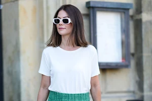 Τα άκρως καλοκαιρινά looks που μπορείς να δημιουργήσεις με μία maxi φούστα - εικόνα 2