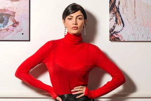 Σταματίνα Τσιμτσιλή και Κατερίνα Καινούργιου | Φόρεσαν το ίδιο μαύρο φόρεμα από τη Massimo Dutti - εικόνα 4