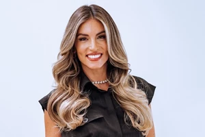 Αθηνά Οικονομάκου | Στον αγώνα Αρμάνι Μιλάνο-Ολυμπιακός μαζί με τα παιδιά της – Οι τρυφερές φωτογραφίες