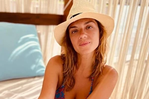 Η Βάσω Λασκαράκη με το ιδανικό χτένισμα για τους γάμους και τις βαφτίσεις του καλοκαιριού - εικόνα 2