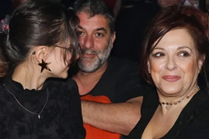 Πόσο μοιάζουν | Η Ελένη Ράντου σε σπάνια φωτογραφία με την κόρη της, Νικολέττα