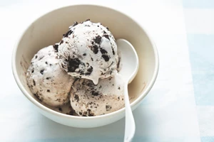 Το πιο νόστιμο παγωτό που έχεις φάει με 3 υλικά | Χωρίς ζάχαρη και κρέμα γάλακτος