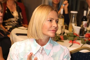 Τζένη Μπαλατσινού και Βασίλης Κικίλιας σε σπάνια εμφάνιση με τον Μάξιμο Κωστόπουλο