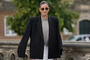 Η πολυτελής καμπαρντίνα από τη Marks & Spencer που θα αναβαθμίσει όλα τα φθινοπωρινά looks σου - εικόνα 3