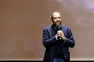 Η Παναγιώτα Βλαντή στην πιο κομψή της εμφάνιση μέχρι σήμερα | Το μαύρο κοστούμι που μας ενθουσίασε