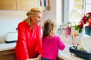 Στην κουζίνα η Τζένη Μπότση | Τα "ψαγμένα" πιάτα που ετοίμασε με υλικά από το μποστάνι της - εικόνα 4