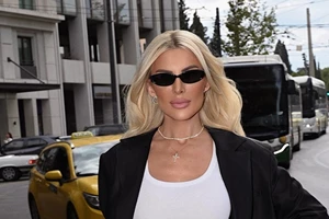 Η Κατερίνα Καραβάτου με την pencil φούστα H&M που θα φοράς ξανά και ξανά στο γραφείο - εικόνα 4