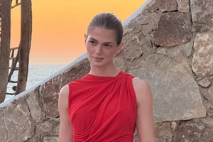 Summer red | 5 ιδέες για καλοκαιρινά μανικιούρ που θα σε κάνουν να ξεχάσεις το κλασικό κόκκινο
