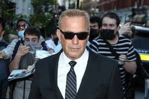 Η πρώην σύζυγος του Kevin Costner ξαναπαντρεύτηκε, 2 χρόνια μετά το διαζύγιό τους