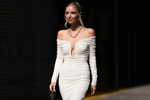 Zara, Mango, H&M | 6 floral φορέματα που ξεχωρίσαμε για την άνοιξη του 2025