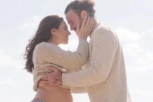 Ευρυδίκη Βαλαβάνη | Ταιριαστή εμφάνιση με τον σύζυγό της και τον γιο της