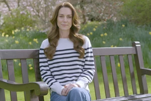 Ο πρίγκιπας Γουίλιαμ έμαθε πως η Kate Middleton έχει καρκίνο στο μνημόσυνο του τέως βασιλιά Κωνσταντίνου - εικόνα 2