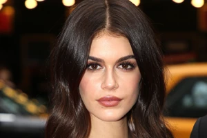 4 beauty tips που ίσως δεν σου έμαθε η μαμά σου — και πρέπει να εντάξεις στη skincare ρουτίνα σου