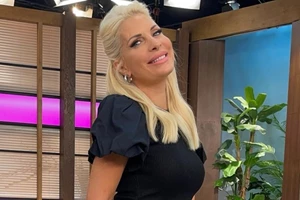 Η Ελένη Μενεγάκη φόρεσε το πιο άνετο φόρεμα για την καθημερινότητα από τη Marks & Spencer