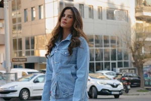 Η Χριστίνα Μπόμπα με τις πιο γιορτινές πιτζάμες | Θα θέλεις να τις φορέσεις την ημέρα των Χριστουγέννων