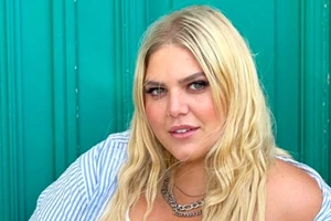 "Όλη μέρα με το μαγιό στο νησί" | Η Δανάη Μπάρκα συνεχίζει τις διακοπές της