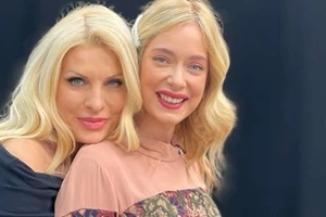 Η Ντάνη Γιαννακοπούλου στο πολύχρωμο δωμάτιο της κόρης της | Η diy ζωγραφιά που έκανε