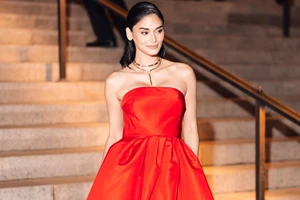 Πώς θα προσθέσεις μικρές δόσεις λάμψης στα looks του Δεκεμβρίου