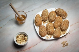 Φέτος θα φτιάξεις τα τέλεια μελομακάρονα | Τα 5 μυστικά της Αργυρώς Μπαρμπαρίγου που χρειάζεται να ξέρεις