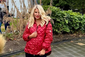 Στα λευκά η εγκυμονούσα Ελένη Μενεγάκη | Η εμφάνιση που είχε ξεχωρίσει πριν από 10 χρόνια - εικόνα 4