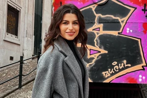 Νάνσυ Ζαμπέτογλου | Στο outfit για τον εορτασμό της γιορτής της συνδύασε δύο από τα πιο αγαπημένα trends τη χρονιάς που έρχεται στο τέλος της