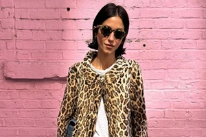 Η Σοφία Καρβέλα μας δίνει τα απαραίτητα μαθήματα layering για τις κρύες μέρες του χειμώνα